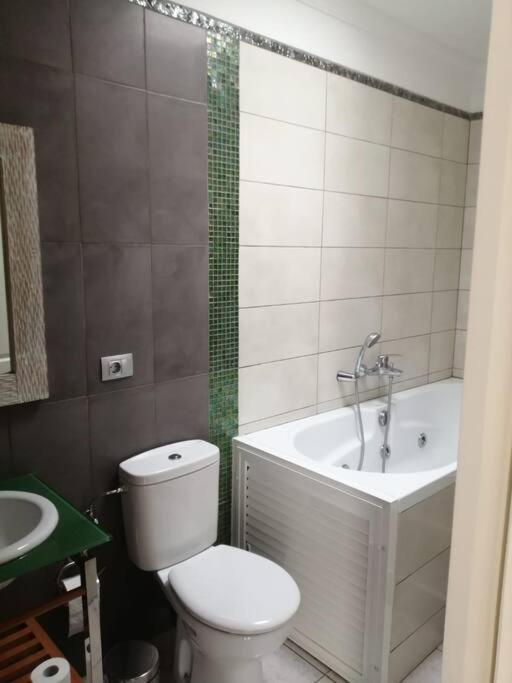 Casa Lucia Apartment Арона Екстериор снимка
